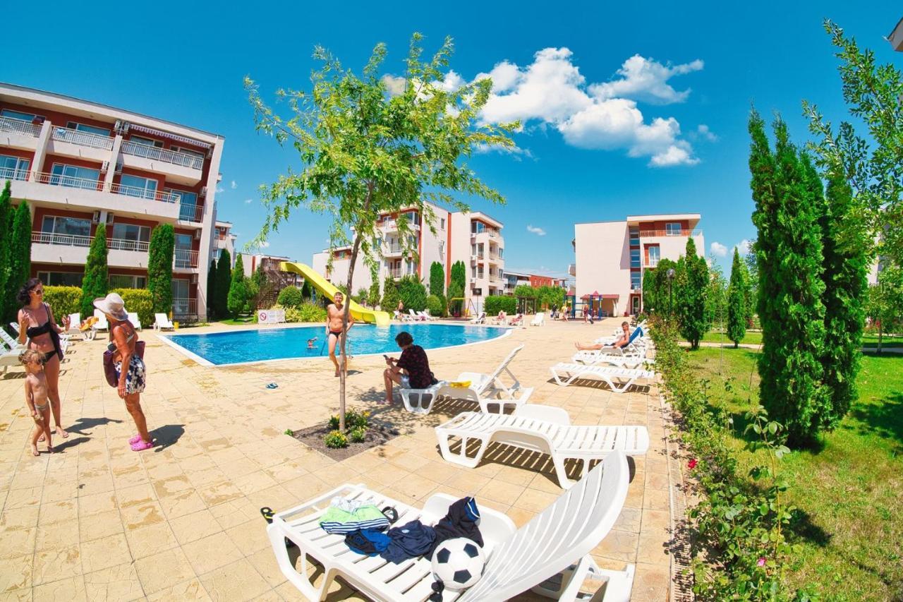 Nessebar Fort Club - Prestige Apartments ซันนีบีช ภายนอก รูปภาพ