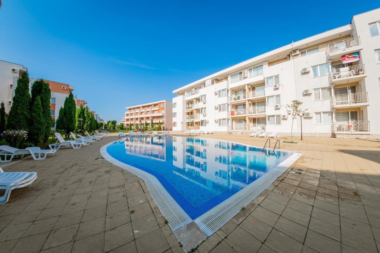 Nessebar Fort Club - Prestige Apartments ซันนีบีช ภายนอก รูปภาพ