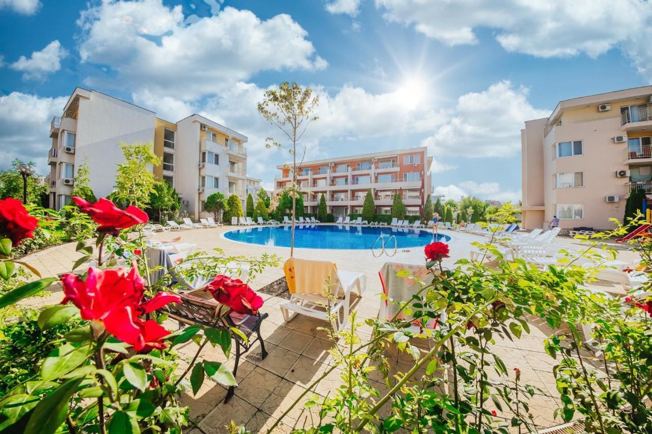 Nessebar Fort Club - Prestige Apartments ซันนีบีช ภายนอก รูปภาพ