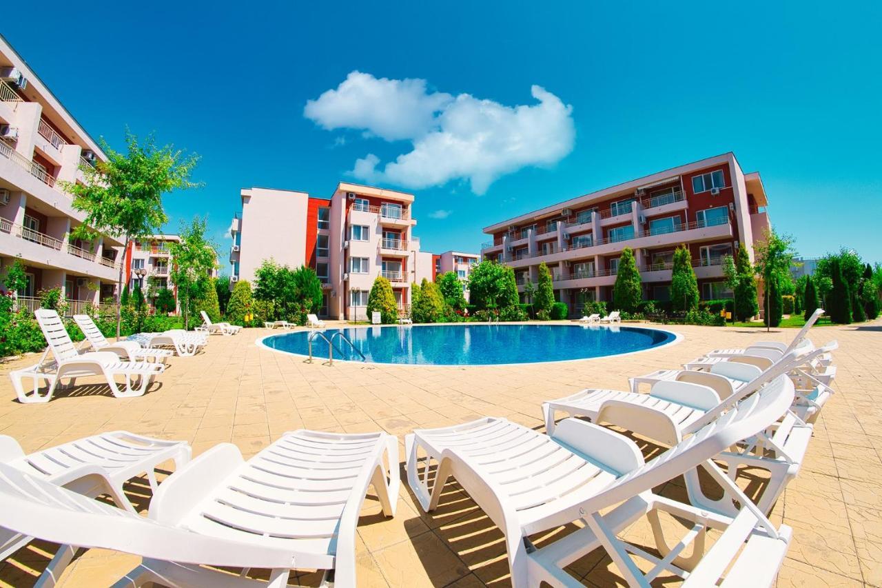Nessebar Fort Club - Prestige Apartments ซันนีบีช ภายนอก รูปภาพ